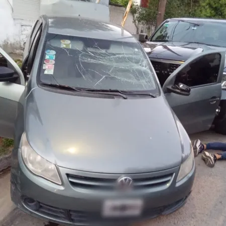 Persecución en la autopista Perito Moreno: cayeron dos delincuentes con un auto robado tras una alerta del Anillo Digital