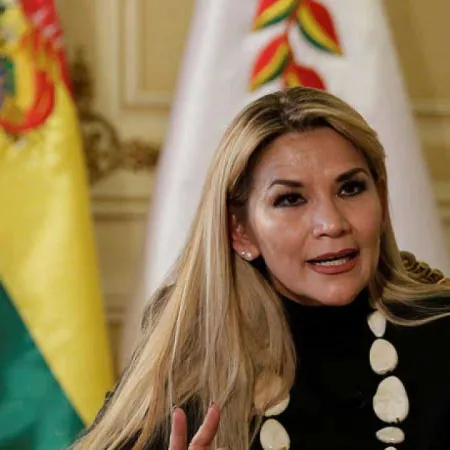 La emotiva reaparición de Jeanine Áñez en la asunción de Rodrigo Paz: ¿qué mensaje trae?