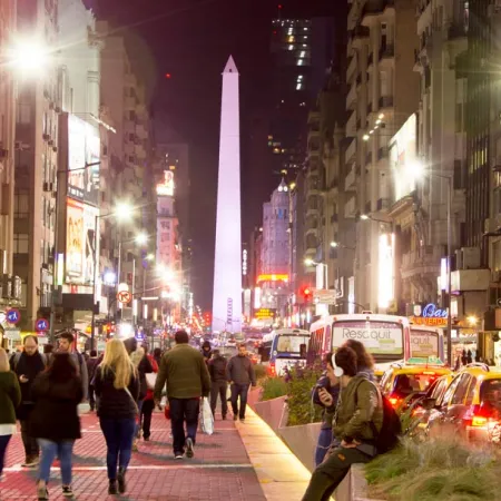 Un estudio advierte que la clase media argentina se está achicando