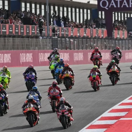 MotoGP: victoria de Bezzecchi y acción argentina en Moto3
