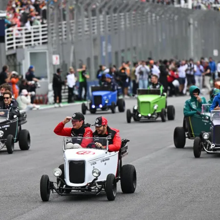 F1 en miniatura: el show inesperado de los pilotos en Interlagos