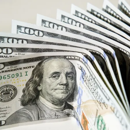 Dólar hoy: el techo de la banda alcanza los $1.500