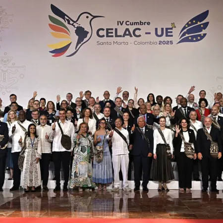 Declaración de Santa Marta: consenso entre Europa y CELAC sin mencionar a Washington