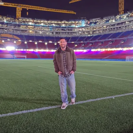 Messi regresó a Barcelona y visitó la reconstrucción del Camp Nou