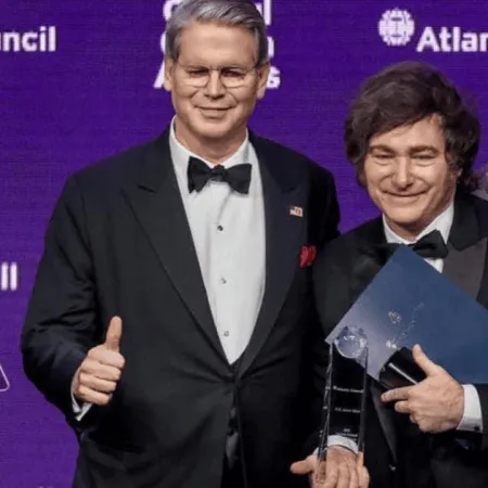 Scott Bessent confirmó la activación del swap con Argentina