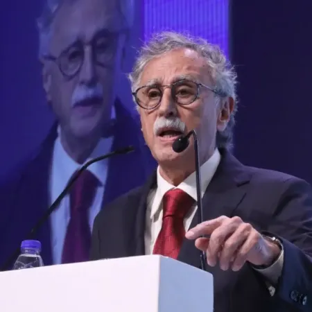 Crece la tensión: Diputados citan bajo apercibimiento al ministro Lugones por el fentanilo contaminado