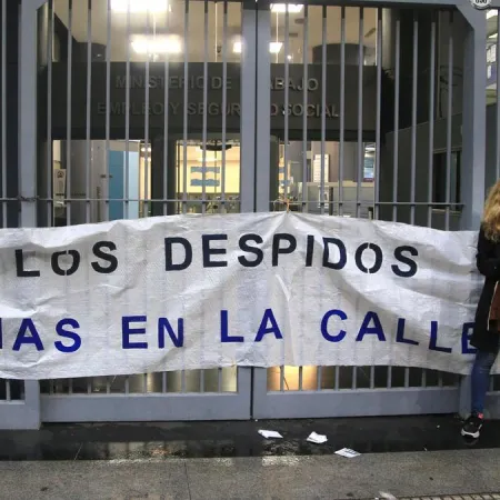 Radiografía de los despidos en el gobierno de Milei