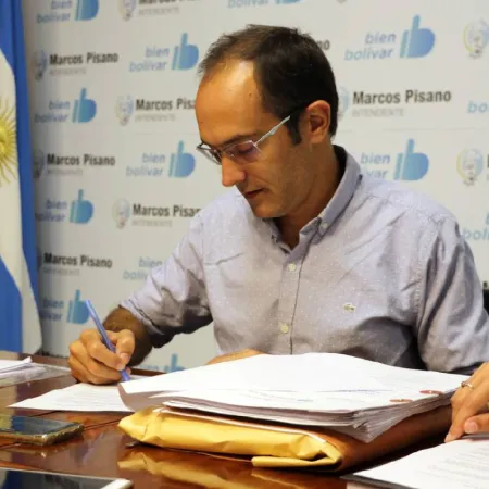 Marcos Pisano deja la intendencia de Bolívar y desembarca en el Senado provincial