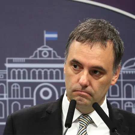 Manuel Adorni, de sindicalista frustrado a funcionario