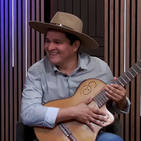 Erick Claros: el cantautor boliviano que conquistó los escenarios argentinos