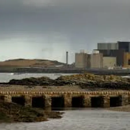 Reino Unido construirá una nueva central nuclear en Anglesey para reactivar Gales