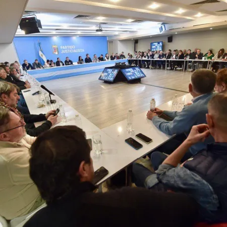 El PJ se reúne para unificar postura frente a las reformas de Milei