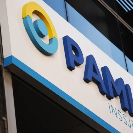 Millonario reclamo judicial de Neuquén a PAMI: ¿Figueroa tensa con Milei?