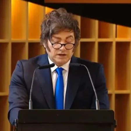 Milei promete una nueva ola de reformas y anticipa 600 mil decretos en camino