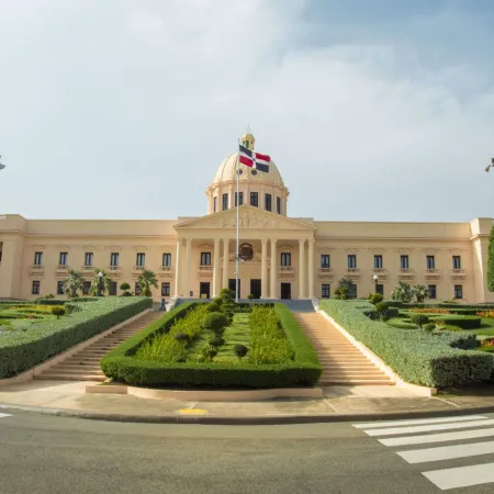 República Dominicana y Perú: ¿un tropiezo o un colapso inminente de su desarrollo?