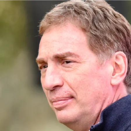 Viaja a Santiago para convencer a Zamora y quebrar más al bloque peronista