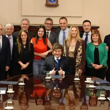 Vacantes, tensiones y demoras: el oficialismo aún no logra cerrar su estructura definitiva