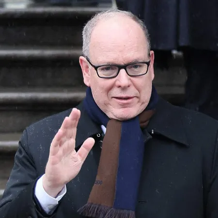 Alberto II frena la legalización del aborto y mantiene el sistema restrictivo en Mónaco