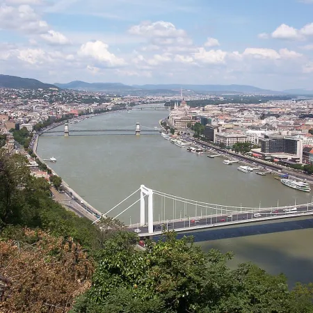 Hungría y Serbia crean sistema conjunto para gestionar riesgos en el río Tisza