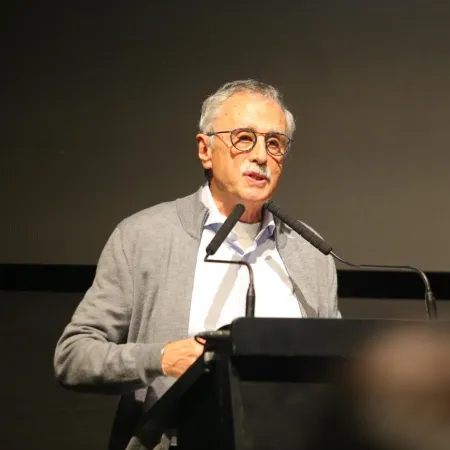 ¿Evento antivacunas COVID-19? Médicos le pidieron a Lugones su suspensión