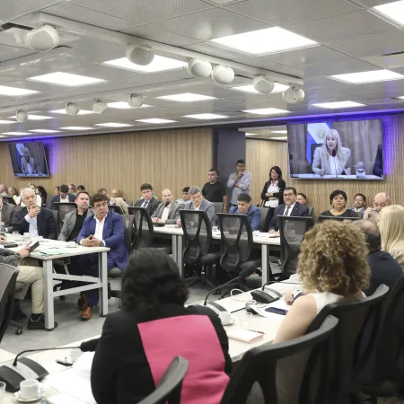 Reforma tributaria: intendentes piden involucrar a los municipios en la discusión