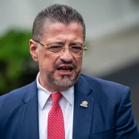 La reforma de Rodrigo Chaves apagará las voces en Costa Rica: ¿igual que en Venezuela?