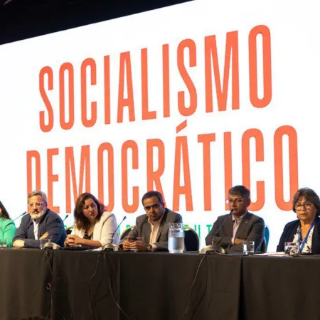 ¿Puede el Socialismo Democrático redefinir su identidad sin el Partido Comunista en Chile?