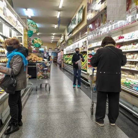 La paradoja libertaria: el consumo cae pero la economía crece