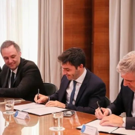 Neuquén y Santa Cruz se suman a la Nación y avanzan en la quita de retenciones al petróleo