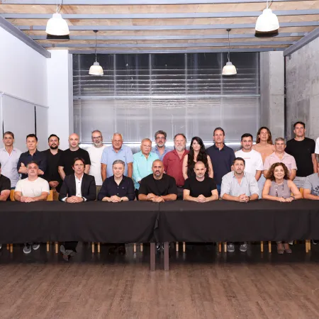 Estudiantes respondió a la sanción de la AFA y respaldó a Verón y al plantel