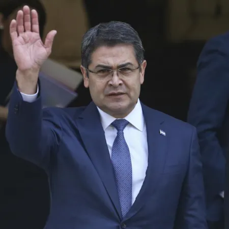 ¿Por qué el indulto de Trump a Hernández reconfigura la política en Honduras?