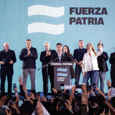 Kicillof, Máximo y Massa, obligados a convivir apretados si no quieren perder la Provincia