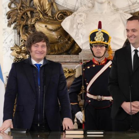 Milei tomó juramento a Manuel Adorni como nuevo jefe de Gabinete