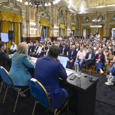 Internas, deuda y presión: Kicillof abre su batalla por el Presupuesto
