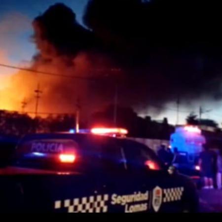Se incendiaron dos fábricas de plástico en Lomas de Zamora