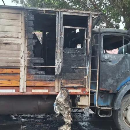 Tragedia en Córdoba: un niño de 4 años murió tras el incendio de un camión donde jugaba