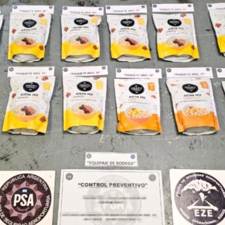 Intentó viajar a París con más de nueve kilos de cocaína oculta en paquetes de granola