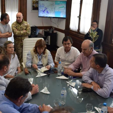 Fondos por $1.900 millones, máquinas y créditos: la promesa de Bullrich a los productores inundados 