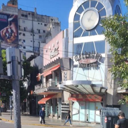 Demolerán el histórico Manhattan Club Grand Café: adiós a un ícono del barrio de Belgrano