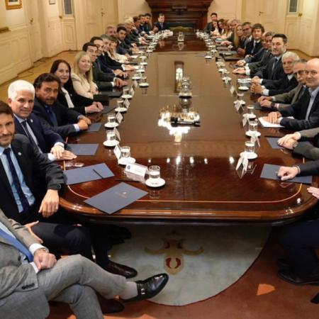 Gobernadores exigen eficiencia a Adorni tras salida de Francos