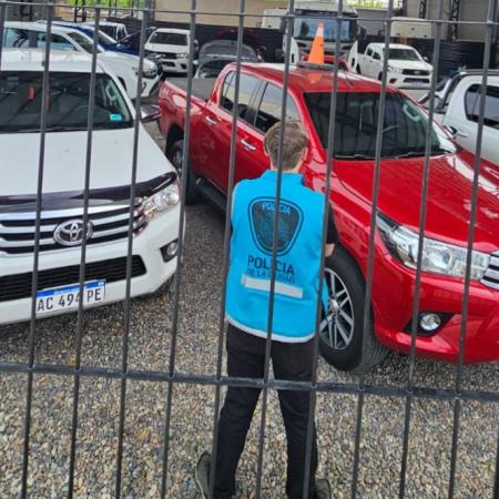 Autos truchos y documentos falsos: cae una banda de gitanos que operaba entre Buenos Aires y Neuquén