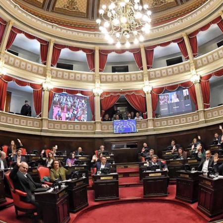 Rosca secreta en La Plata: qué negocia Kicillof para evitar un colapso fiscal