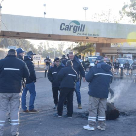 “Fumata blanca” en el conflicto aceitero: el salario básico será de $2,34 millones