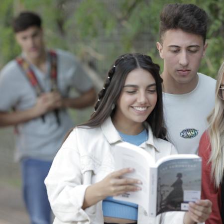 El 76% de los jóvenes confía en el futuro laboral, ¿qué los limita realmente?