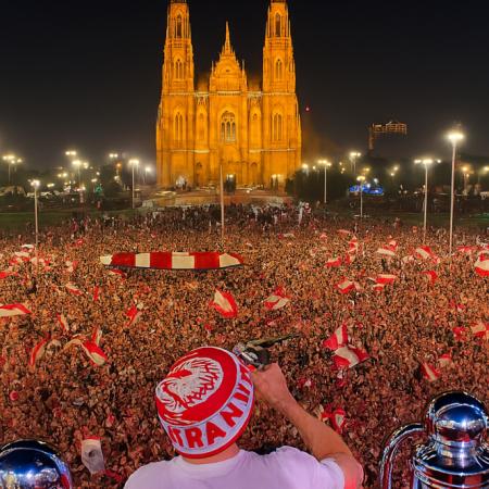 Estudiantes y un impresionante recibimiento en la Municipalidad de La Plata