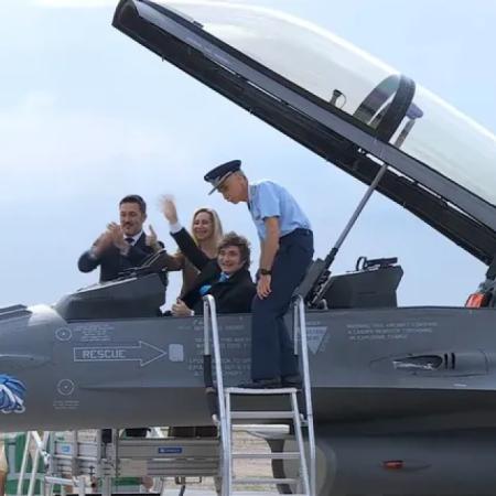 Milei se subió a un F-16 en Río Cuarto y lanzó una frase que apunta al kirchnerismo