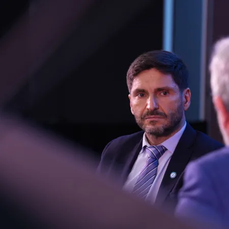 La inesperada jugada de Pullaro en Nueva York para paliar los recortes de Nación