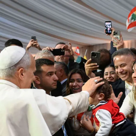 León XIV llegó al Líbano y lanzó un llamado urgente por la paz