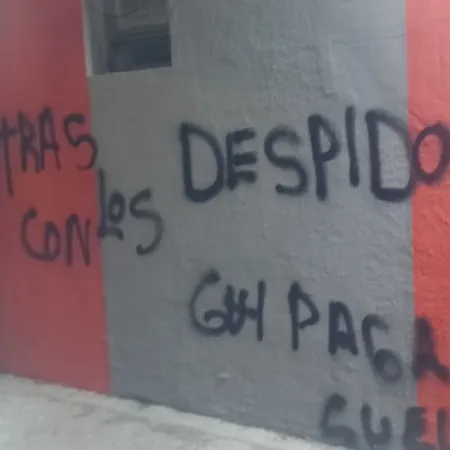 Morón: encapuchados y pintadas en medio de la interna entre Ghi y Martín Sabbatella