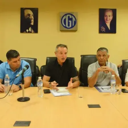 Tensión por el salario mínimo: qué le reclama la CGT a Milei tras el decreto